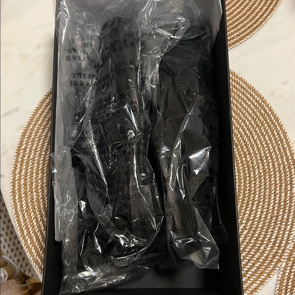 NWT Bloomingdale’s Men’s Velvet Slip on Loafer